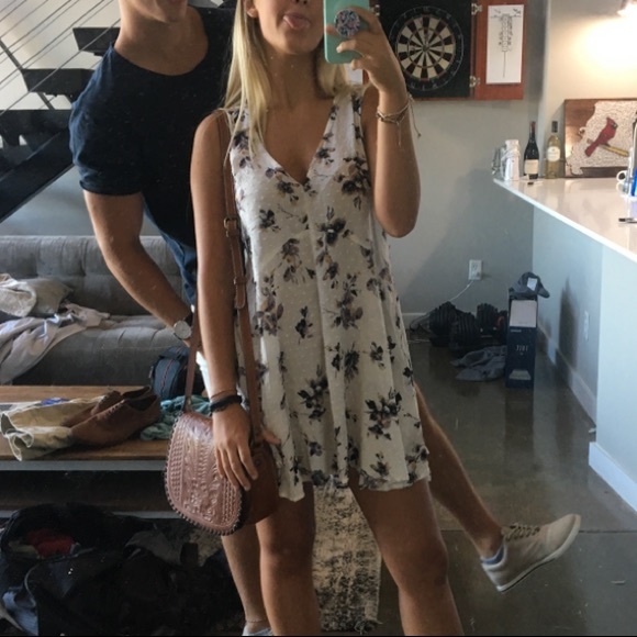 brown/cognac Italian leather embossed crossbody - Picture 7 of 8